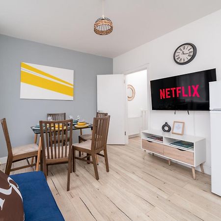 Modern 2 Bed East London Home By Rebby Properties Sleeps 5 Near Canning Town Station Exterior foto
